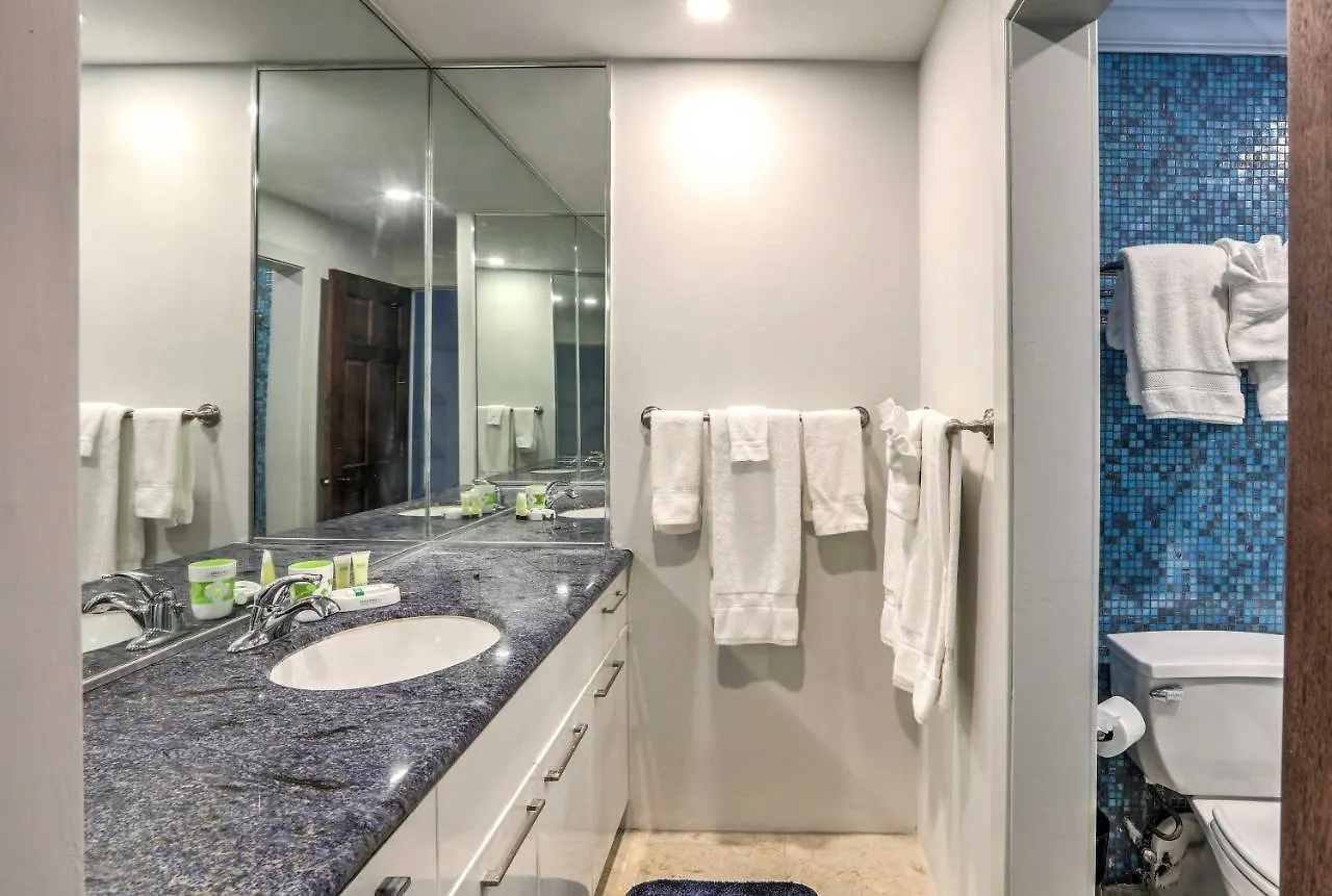 Luxury St Thomas Condo Ocean View And Beach Access Nazareth